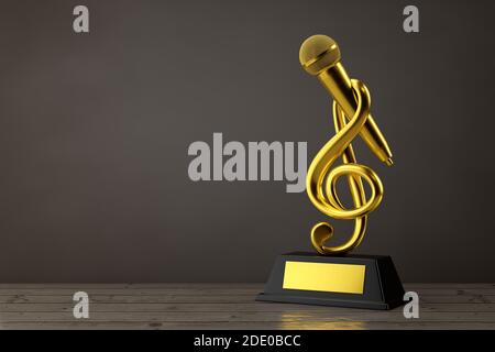 Golden Music Treble Clef mit Mikrofon Award Trophy auf einem Holztisch. 3d-Rendering Stockfoto