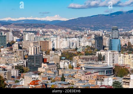 Tiflis, Georgien - 23. November, 2020: Panoramablick auf Tiflis, Stadtbild Stockfoto