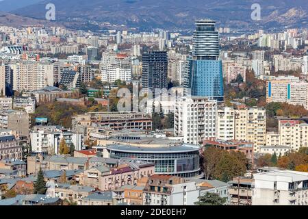 Tiflis, Georgien - 23. November, 2020: Panoramablick auf Tiflis, Stadtbild Stockfoto