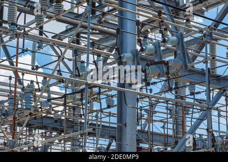 FPL-Umspannwerk in der Nähe, Kraftwerk mit elektrischer Ausrüstung - Florida, USA Stockfoto