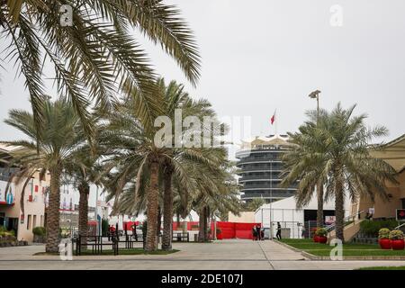 Sakhir, Bahrain. 27. Nov, 2020. Paddock während des Formel 1 Gulf Air Bahrain Grand Prix 2020, vom 27. Bis 29. November 2020 auf dem Bahrain International Circuit, in Sakhir, Bahrain - Foto Antonin Vincent/DPPI/LM Credit: Gruppo Editoriale LiveMedia/Alamy Live News Stockfoto