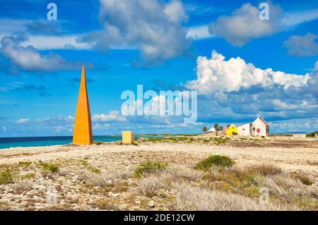 Sklaventurm am Strand auf der karibischen Insel Bonaire, Inselantillen Niederlande, Geschichte der Sklaverei Stockfoto