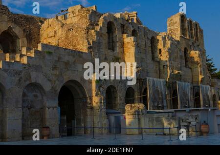 Das Äußere der Akropolis im Thissio-Viertel der Innenstadt von Athen Griechenland - Foto: Geopix Stockfoto