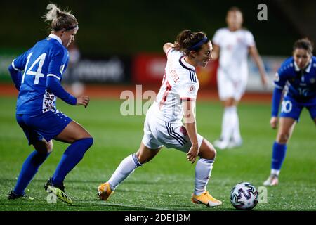 Nahikari Garcia aus Spanien und Cristina Musteata aus Moldawien in Aktion während der UEFA Women&#039;s Euro 2022, Qualifying Group D / LM Stockfoto