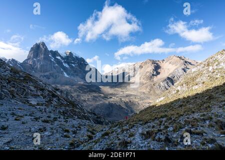 Wandern in der Cordillera Huayhuash Bergkette in Peru Stockfoto