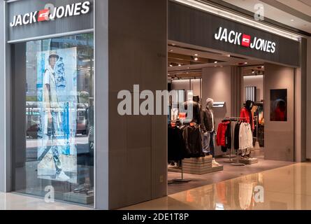 Hongkong, China. November 2020. Dänische Mode Bekleidungsmarke Jack Jones Geschäft in Hongkong gesehen. Kredit: SOPA Images Limited/Alamy Live Nachrichten Stockfoto