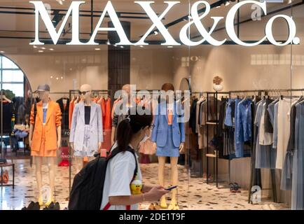 Hongkong, China. November 2020. Italienische Modemarke Max & Co Geschäft in Hongkong gesehen. Kredit: SOPA Images Limited/Alamy Live Nachrichten Stockfoto