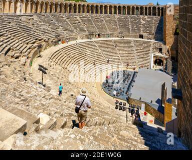 Aspendos, Provinz Antalaya, Türkei. Das römische Theater, erbaut im 16.Chr. vom griechischen Architekten Zeno. Es kann 12,000 Platz und ist noch in Gebrauch t Stockfoto