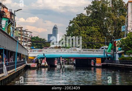 Durch den Kanal von Bangkok Stockfoto