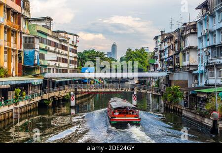 Durch den Kanal von Bangkok Stockfoto