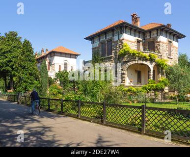 Crespi d'Adda historisches Arbeiterdorf, UNESCO-Weltkulturerbe. Capriate San Gervasio, Bergamo - Italien Stockfoto