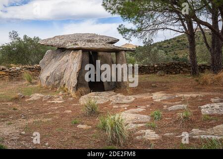 Creu d'en Cobertella Dolmen, Megalithisches Grab in Roses, Alt Empodra, Katalonien Stockfoto