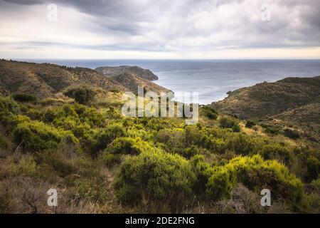 Luftaufnahme von Cala Montjoi in Roses, Katalonien Stockfoto