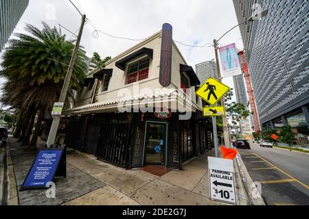 MIAMI, FL, USA - 27. NOVEMBER 2020: A5-Likörladen Brickell Stockfoto