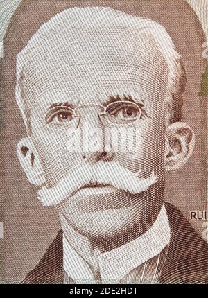 Rui Barbosa (1849 - 1923) Porträt über Brasilien 10 cruzados (1987) Banknote Nahaufnahme. Berühmter brasilianischer Politiker, Diplomat, Universalgelehrter. Stockfoto