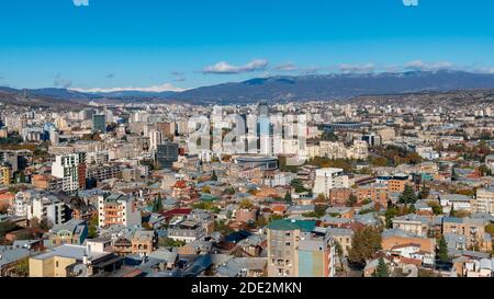 Tiflis, Georgien - 23. November, 2020: Panoramablick auf Tiflis, Stadtbild Stockfoto