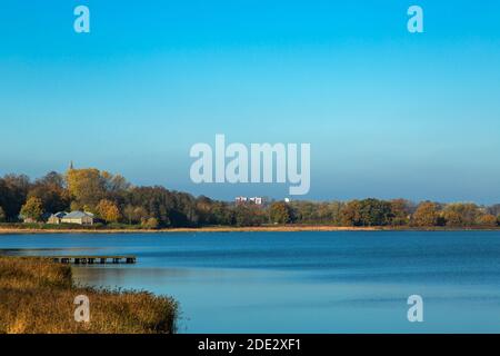 Modernes Wikingermuseum Haithabu, Busdorf bei Schleswig, Haddebyer Noor, Schleiregion, touristisches Highlight, Schleswig-Holstein, Norddeutschland, Europa Stockfoto