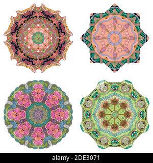 Handgemaltes Kunstdesign. Farbe handgezeichnete Illustration Set von 4 Mandalas für die Dekoration Stock Vektor