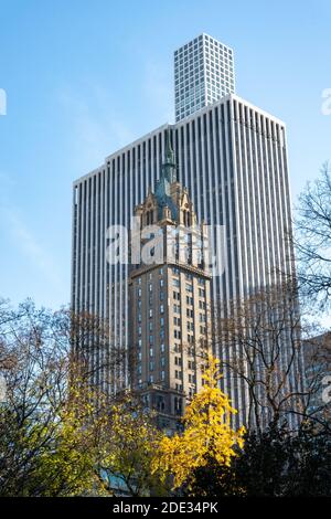 Sherry-Netherland Hotel und The General Motors Building an der Fifth Avenue, New York Stockfoto