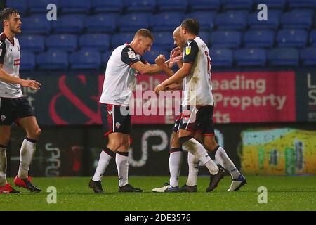 BOLTON, ENGLAND. 28. NOVEMBER Boltons Eoin Doyle feiert Scoring, um es 3-0 während der Sky Bet League 2 Spiel zwischen Bolton Wanderers und Southend United am Samstag, 28. November 2020 im Reebok Stadium, Bolton. (Kredit: Chris Donnelly, MI News) Kredit: MI Nachrichten & Sport /Alamy Live Nachrichten Stockfoto