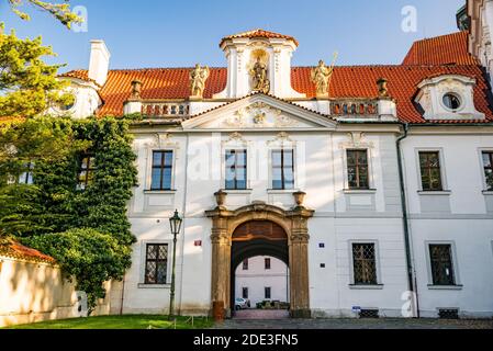 Prag, Tschechische republik - 19. September 2020. Gebiet des Klosters Brevnov ohne Touristen während covid-19 Krise Stockfoto