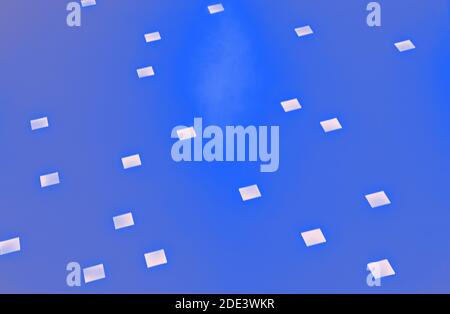 Abgestufte blaue Hintergrund mit weißen quadratischen Beleuchtung - digitale Kunst Stockfoto