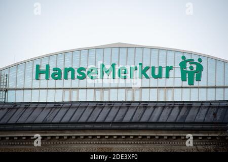 Hamburg, Deutschland. November 2020. Das Hauptgebäude der HanseMerkur Versicherungsgruppe. Quelle: Daniel Reinhardt/dpa/Alamy Live News Stockfoto