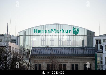 Hamburg, Deutschland. November 2020. Das Hauptgebäude der HanseMerkur Versicherungsgruppe. Quelle: Daniel Reinhardt/dpa/Alamy Live News Stockfoto