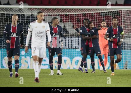 Bioty Moise KEAN (PSG) erzielte ein Tor, Feier mit Rafael ALCANTARA DO NASCIMENTO (PSG), Kylian Mbappe (PSG), Fresnel Kimpembe (PSG), Mehdi ZERKANE (Girondins de Bordeaux), Mitchel BAKKER (PSG) während der französischen Meisterschaft Ligue 1 Fußballspiel zwischen Paris Saint-Germain und Girondins de Bordeaux am 28. November, 2020 im Stadion Parc des Princes in Paris, Frankreich - Foto Stephane Allaman / DPPI / LM Stockfoto