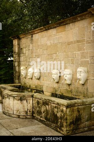 Die Fuente de los Canos de San Francisco Wasserauslauf Masken Brunnen Denkmal ist ein Wahrzeichen in St. Augustine, FL Stockfoto