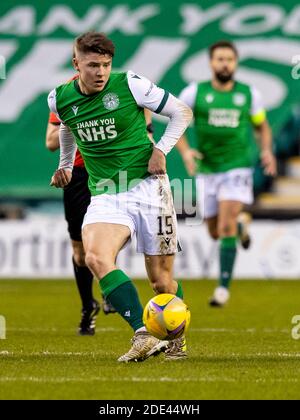 Easter Road, Edinburgh, Schottland, Großbritannien. 28. November 2020 Kevin Nisbet von Hibernian während der Betfred Cup Krawatte zwischen Hibernian und Dundee im Easter Road Stadium Stadium. Kredit: Alan Rennie/Alamy Live Nachrichten Stockfoto