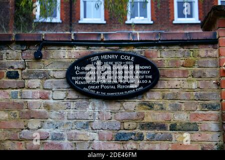 Sir Henry Cole, Erfinder der Weihnachtskarten und des Postreformers, Tafel des Hampstead Plaque Fund, der seinen Wohnort in Hampstead Village widmete. Stockfoto