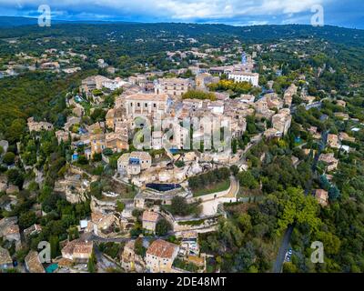Luftaufnahme über dem Dorf Gordes, Vaucluse, Provence, Frankreich Stockfoto