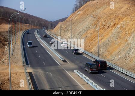 Herbst 2013 - Wladiwostok, Primorsky Region - Sedanka - Patroclus Umgehungsstraße in Wladiwostok Stockfoto