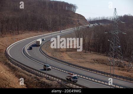 Herbst 2013 - Wladiwostok, Primorsky Region - Sedanka - Patroclus Umgehungsstraße in Wladiwostok Stockfoto