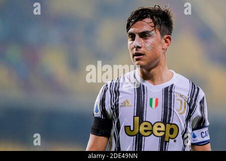 Juventus argentinischer Stürmer Paulo Dybala schaut während des Serie A Fußballspiels Benevento gegen Juventus FC. Benevento Juventus Ziehung 1-1 Stockfoto