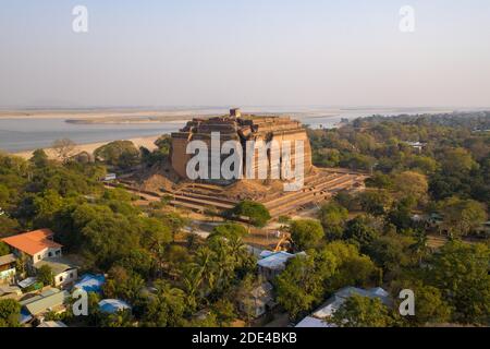 Luftaufnahme, Mingun Pagode, Mingun, Myanmar Stockfoto