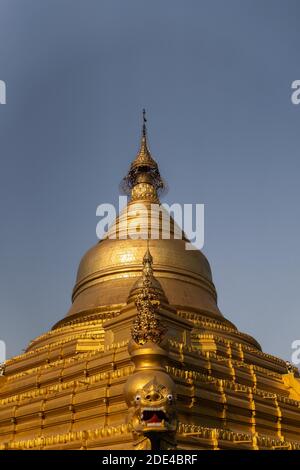 Golden Kuthodaw Pagode, Mandalay, Myanmar Stockfoto