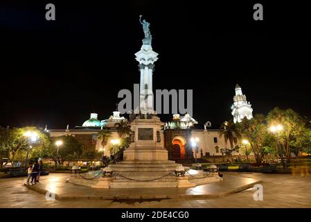 Unabhängigkeitsdenkmal, Monumento a la Independencia an der Plaza Grande, Quito, Provinz Pichincha, Ecuador Stockfoto