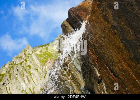 Wasserfall auf dem Gotthardpass, Tessin, Schweiz Stockfoto