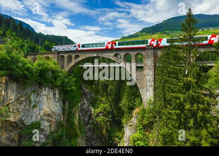 Solis Bridge, Glacier Express, Graubünden, Schweiz Stockfoto