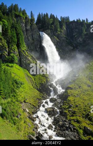 Staeubifall, 100 m, Alp Aesch, Uri, Schweiz, Staeubifall Stockfoto