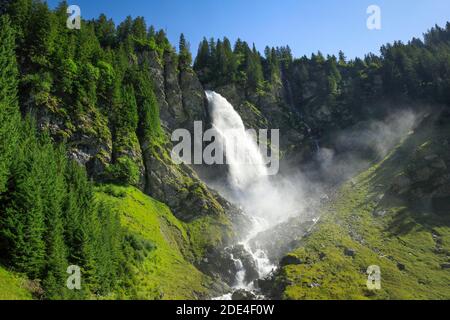 Staeubifall, 100 m, Alp Aesch, Uri, Schweiz, Staeubifall Stockfoto