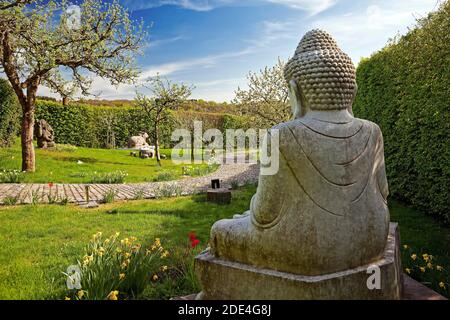 Skulpturen im Garten des Museums für Asiatische Kunst, Radevormwald, Bergisches Land, Nordrhein-Westfalen, Deutschland Stockfoto