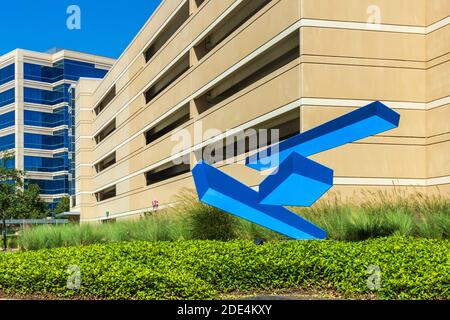 Kunst Skulptur Akrobatica bei Hughes Landing Mixed-use Entwicklung in den Woodlands, Texas. Stockfoto