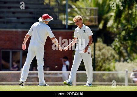 November 2020. Benalla Bushrangers A Reserves nehmen die Wangaratta Rovers im Benalla Gardens Oval in Anspruch. Stockfoto