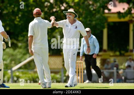 November 2020. Benalla Bushrangers A Reserves nehmen die Wangaratta Rovers im Benalla Gardens Oval in Anspruch. Stockfoto