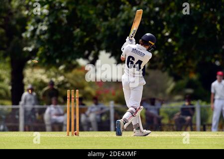 November 2020. Benalla Bushrangers A Reserves nehmen die Wangaratta Rovers im Benalla Gardens Oval in Anspruch. Stockfoto