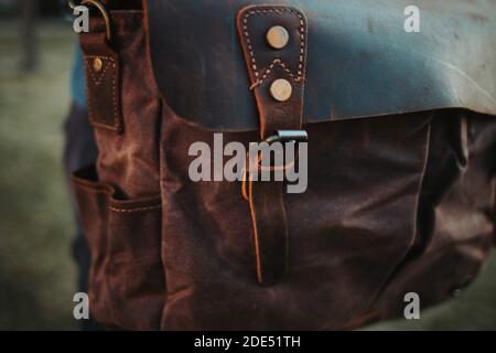 Eine Nahaufnahme eines stilvollen und schönen Leder braunen Rucksack Stockfoto