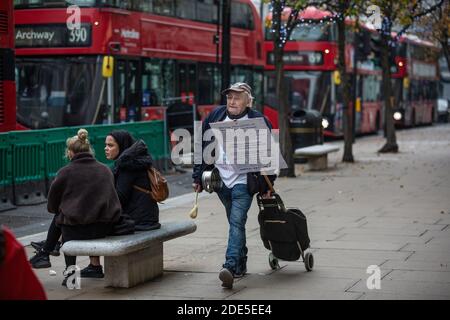 Riot Police verhaftete über 150 Demonstranten in der Oxford Street während Anti-Lockdown-Demonstrationen in der Hauptstadt London, England, Großbritannien Stockfoto